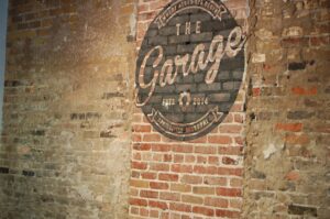 Garage brickwall DSC 0068