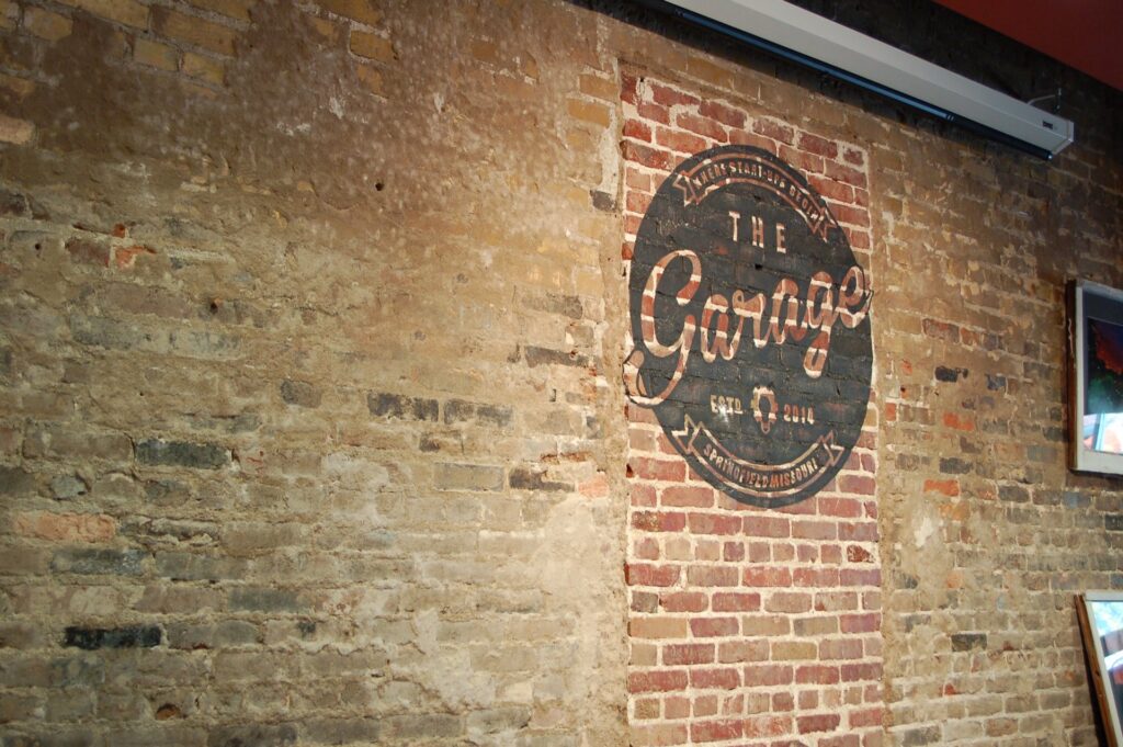 Garage brickwall DSC 0071