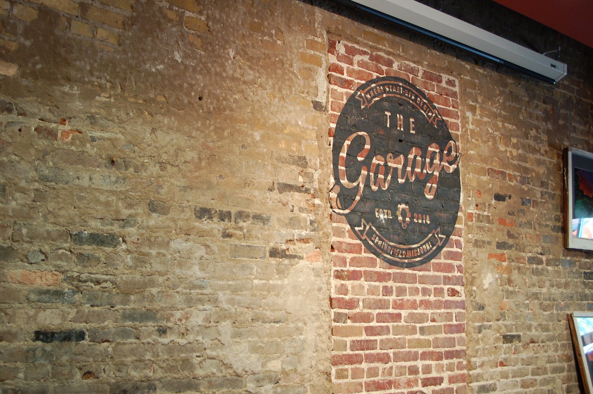 Garage brickwall DSC 0071